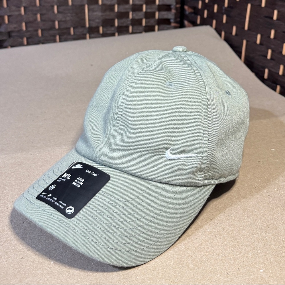 Nike Club Small Swoosh Unstructured Strapback Hat M/L Light Army/Sail 029107